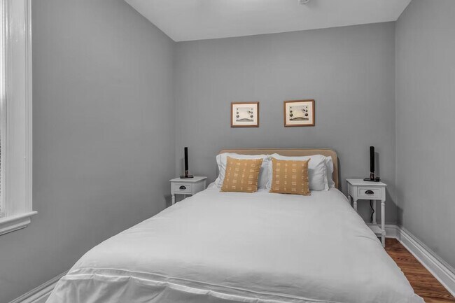 Building Photo - 173 Carlton St