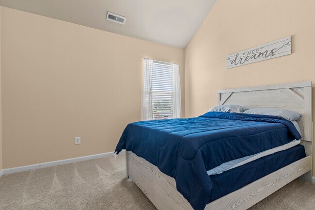 Foto del edificio - Raeford home