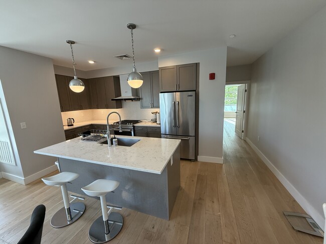 Building Photo - 1650 Commonwealth Ave