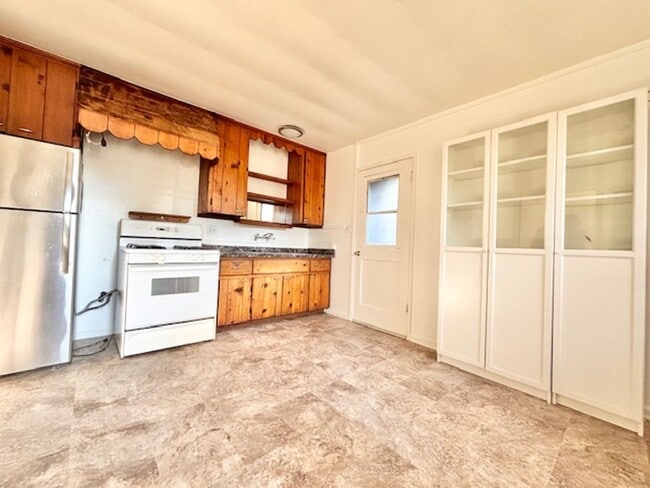 Foto del edificio - 6242 Willowcrest Ave