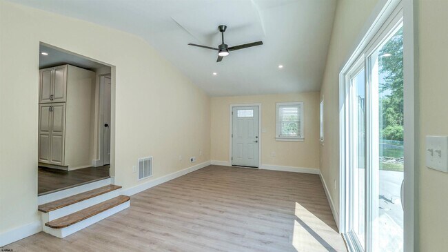 Foto del edificio - 700 E Brook Ln