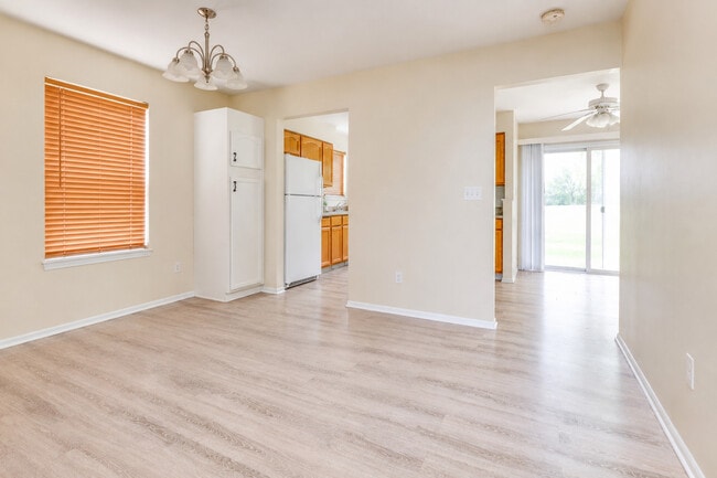 Building Photo - 21258 Cascade Ct