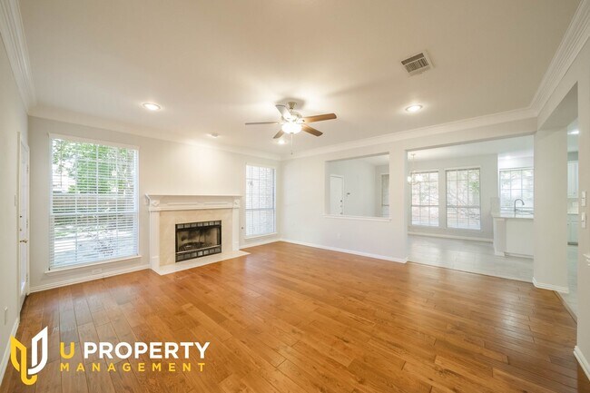 Foto del edificio - Dont Miss this pretty home in Plano!