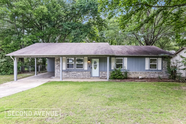 Building Photo - 2204 Carywood Dr
