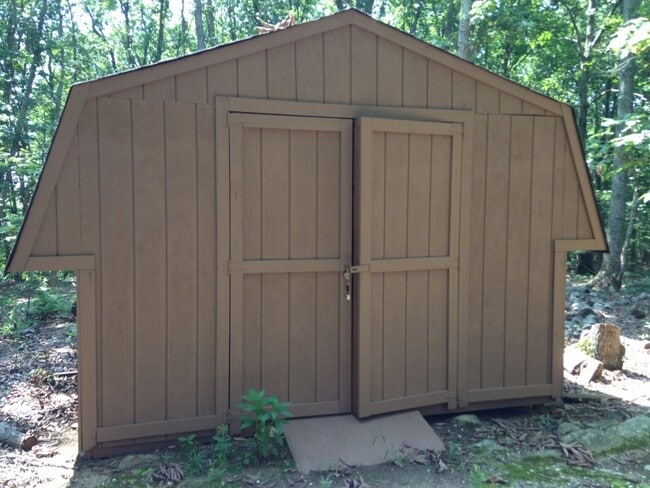 Building Photo - 535 Pendleton Dr