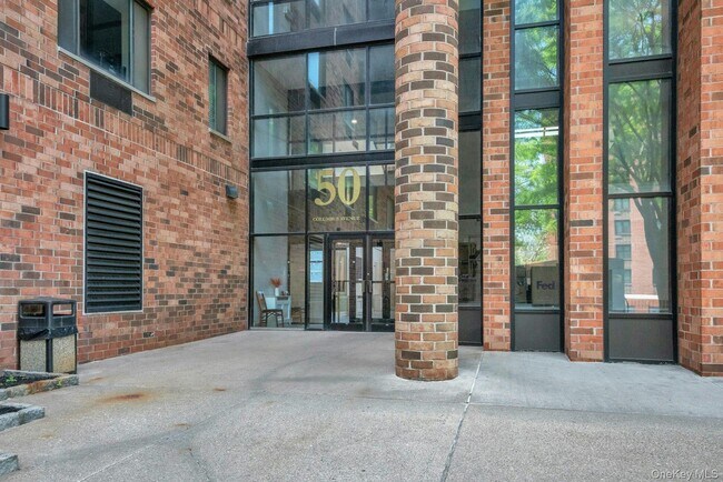 Foto del edificio - 50 Columbus Ave