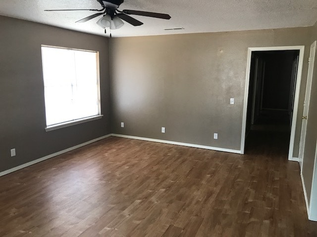 Building Photo - Large 3 Bedroom Duplex in Springdale!