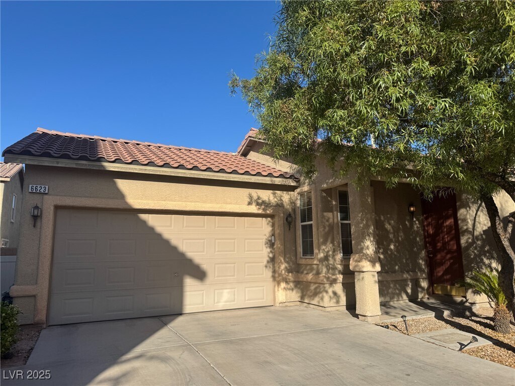 Foto principal - 6623 Brick House Ave