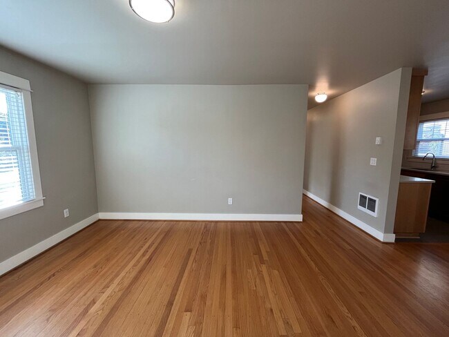 Foto del edificio - Modern 1-Bedroom! Private Storage w/Washer...
