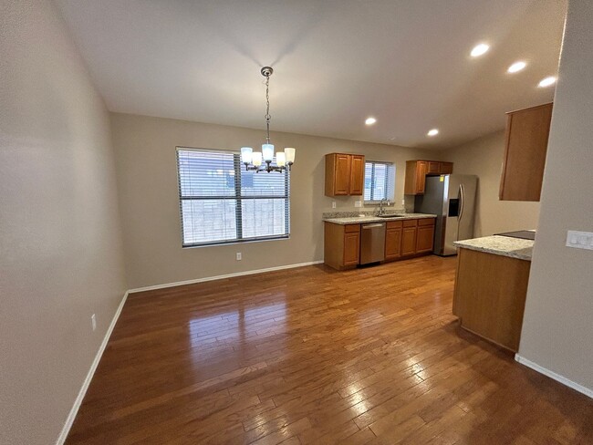 Building Photo - Single Story *NEW* Paint + *NEW* Flooring ...
