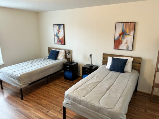 Foto del edificio - 3706 Oyster Tree Dr