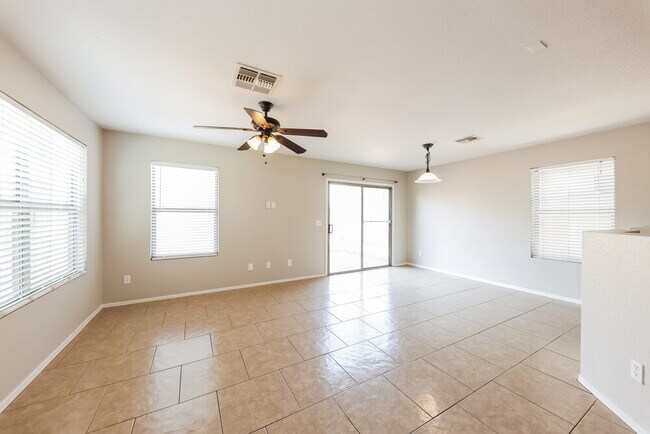 Foto del edificio - 9534 N 81st Dr