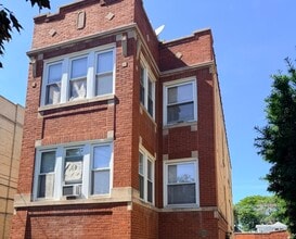Building Photo - 5112 W Sunnyside Ave