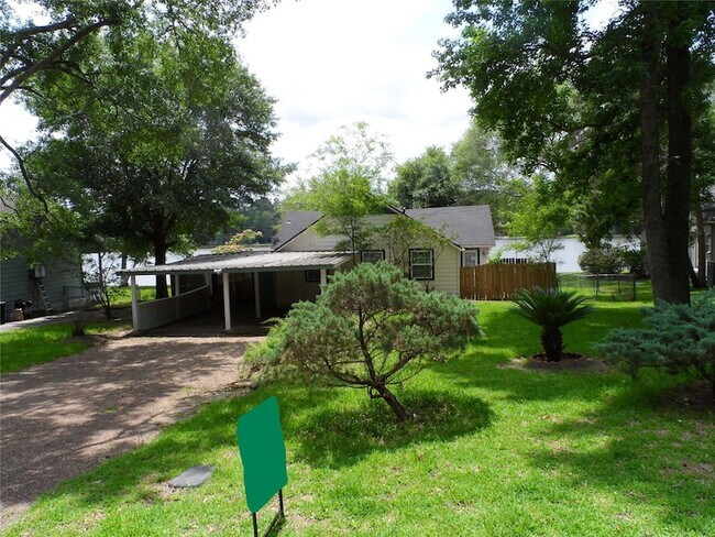 Foto del edificio - 13545 Northshore Loop