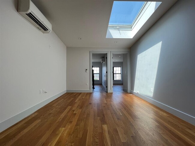 Building Photo - 241 Scholes St