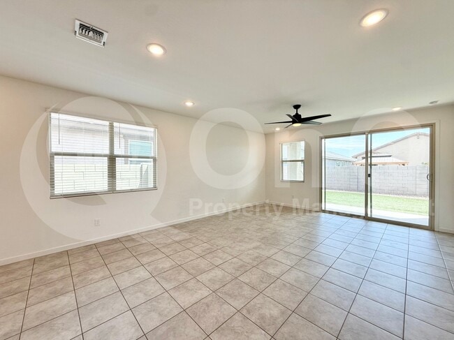 Building Photo - 40015 W Rio Lobo Dr