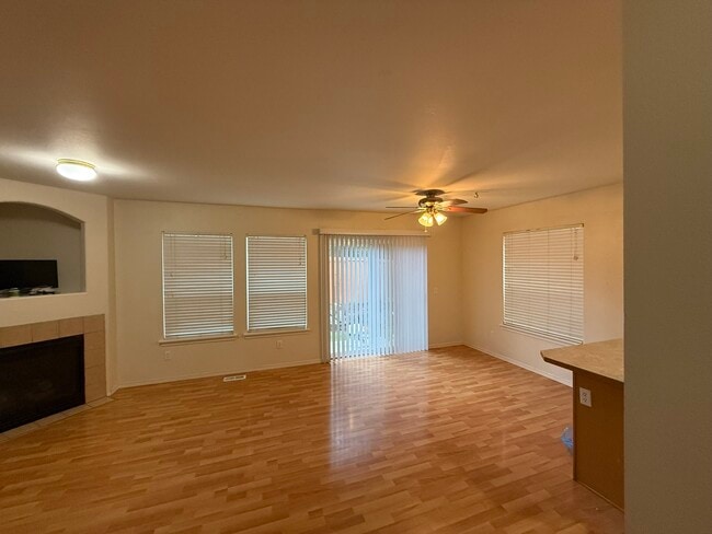 Building Photo - 1608 Hollow Dale Pl