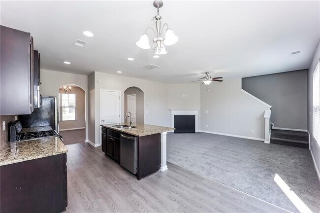 Building Photo - 6555 Woodwell Dr