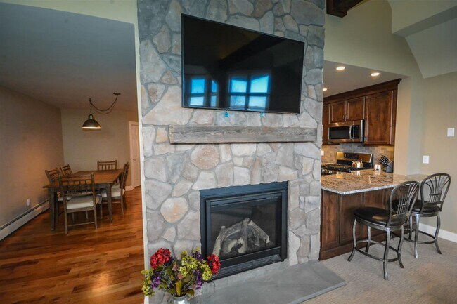 Building Photo - 27 Haymaker Ln