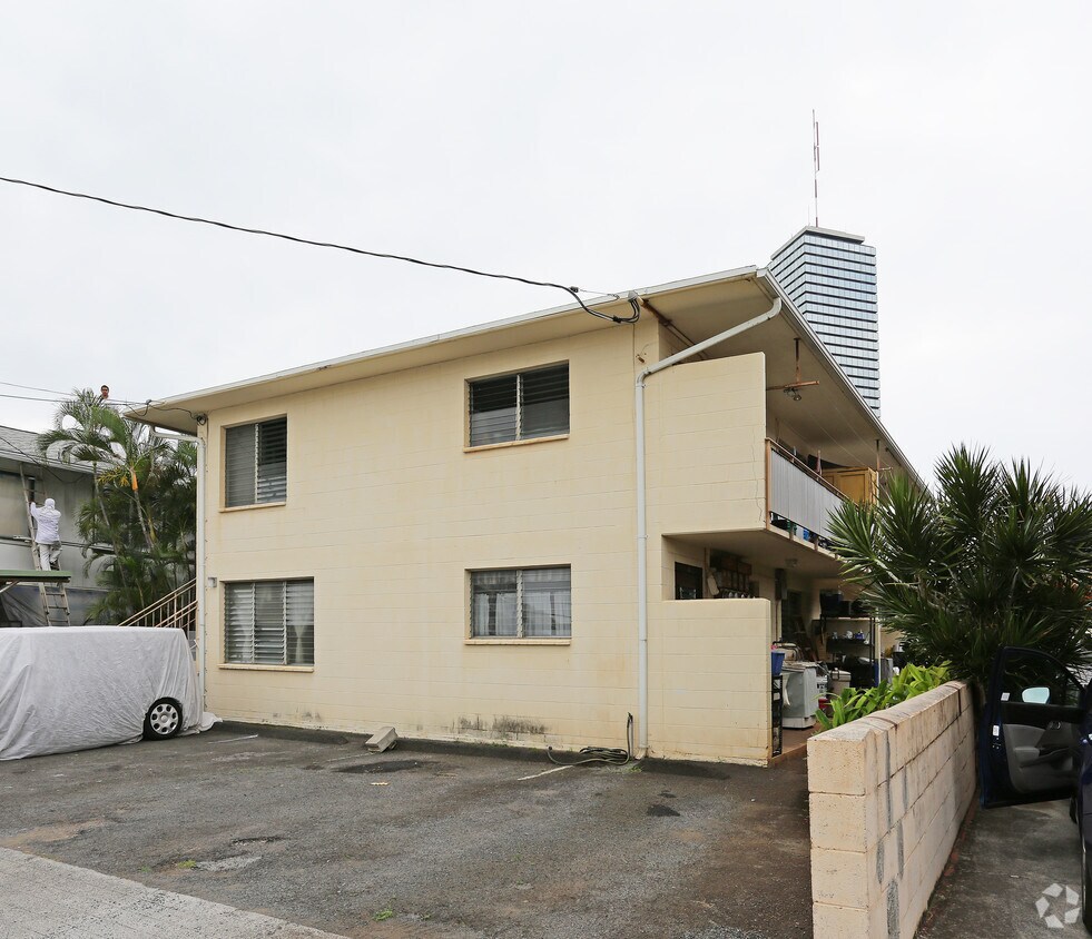 Building Photo - 1733 Malanai St