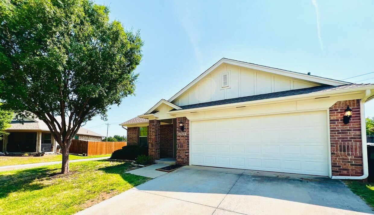 Foto principal - Beautiful 3BD 2BA Home in Norman!!