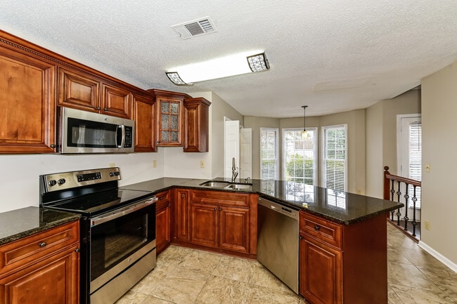 Foto del edificio - 3307 Poplar Ridge Dr