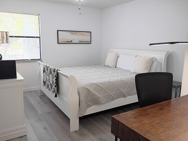 Building Photo - 28 Alcira Ct