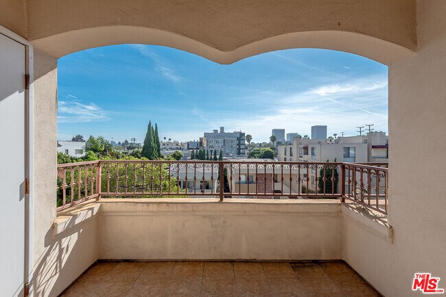 Foto del edificio - 1828 Glendon Ave