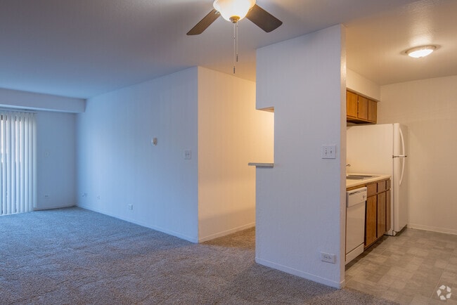 2BR, 1.5BA - 1000SF - Willow Wind
