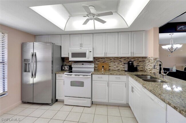 Building Photo - 131 Cypress Way E