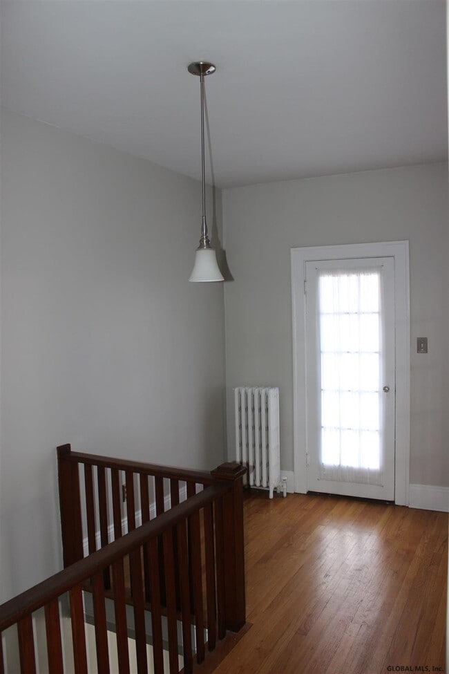 Building Photo - 62 Forest Ave