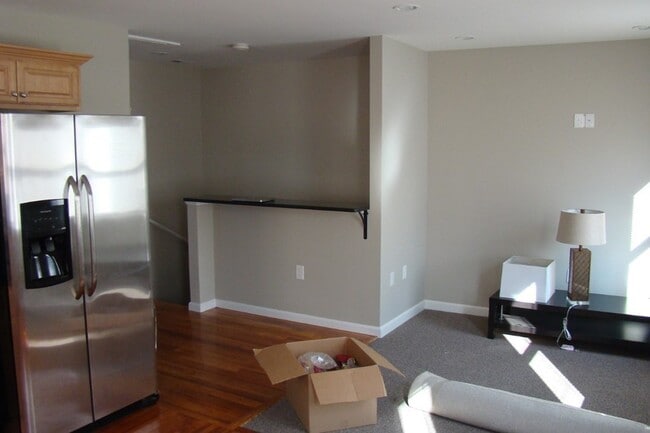 Building Photo - 431 Trapelo Rd
