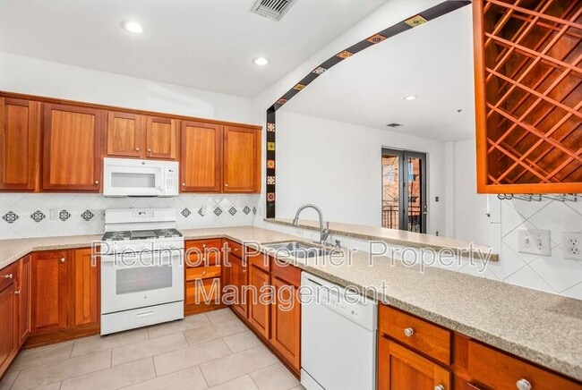 Foto del edificio - 851 W 4th St