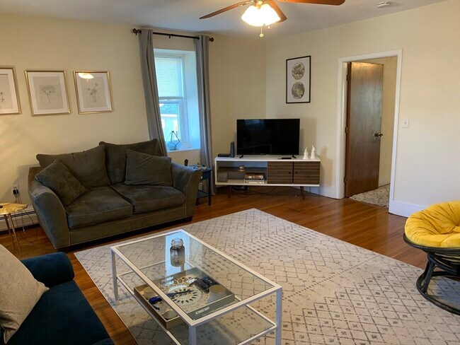 Building Photo - 7 Mt Vernon St