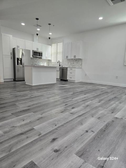 Building Photo - 110 W Island Ave