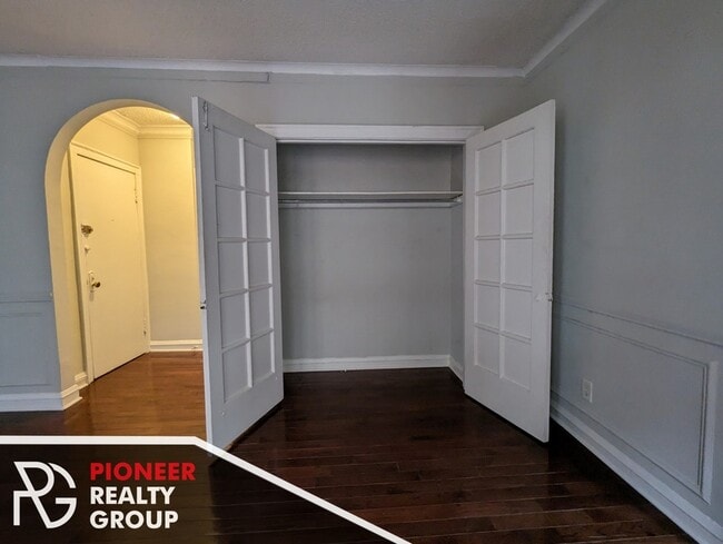 Foto del edificio - 544 W Surf St