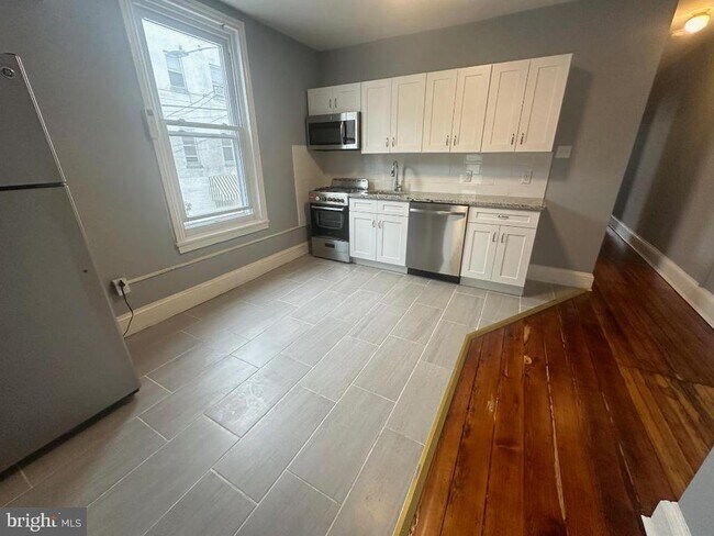 Foto del edificio - 1366 E Columbia Ave