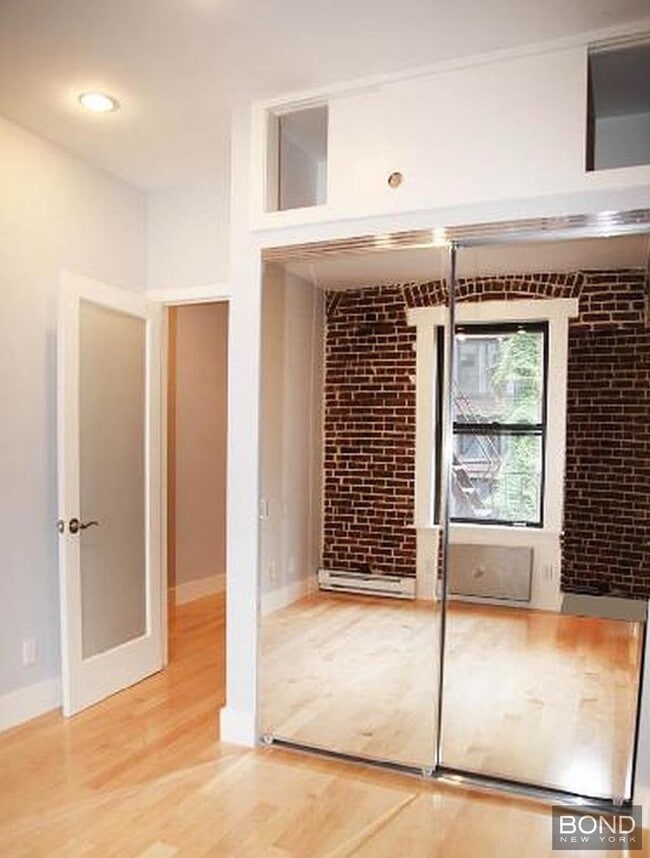 Building Photo - 349 E 52nd St