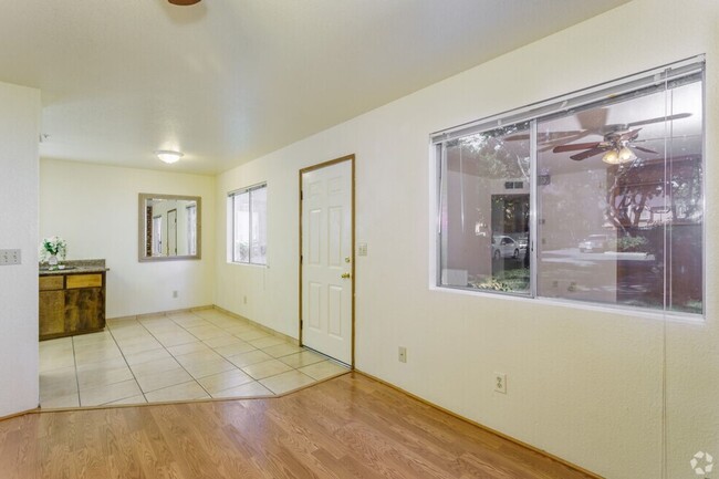 Interior Photo - Regency Townhomes