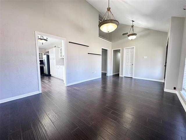 Foto del edificio - 3342 Brook Glen Dr