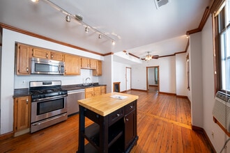 Building Photo - 1417 6th St NE