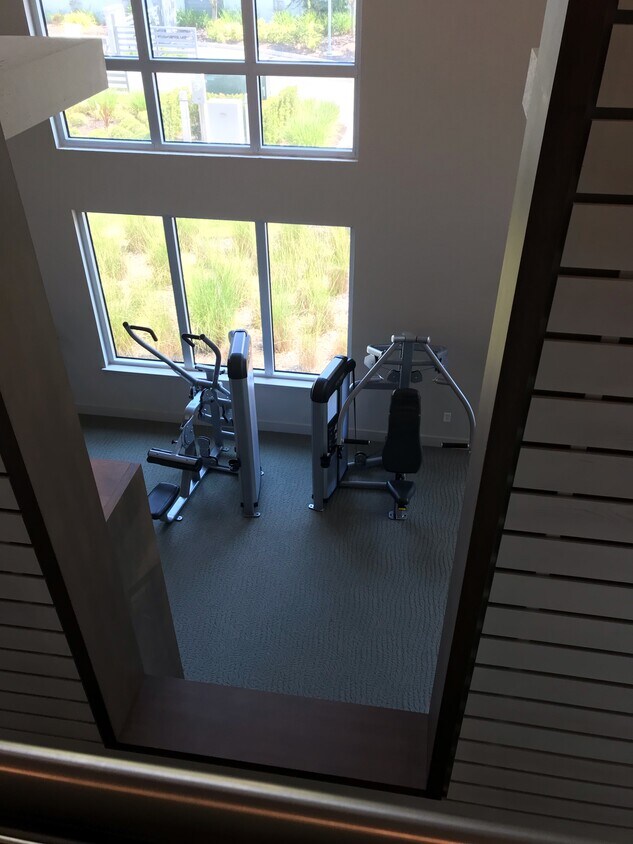 Foto principal - 120 Paramount Dr