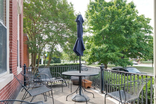 Building Photo - 2018 Monument Avenue