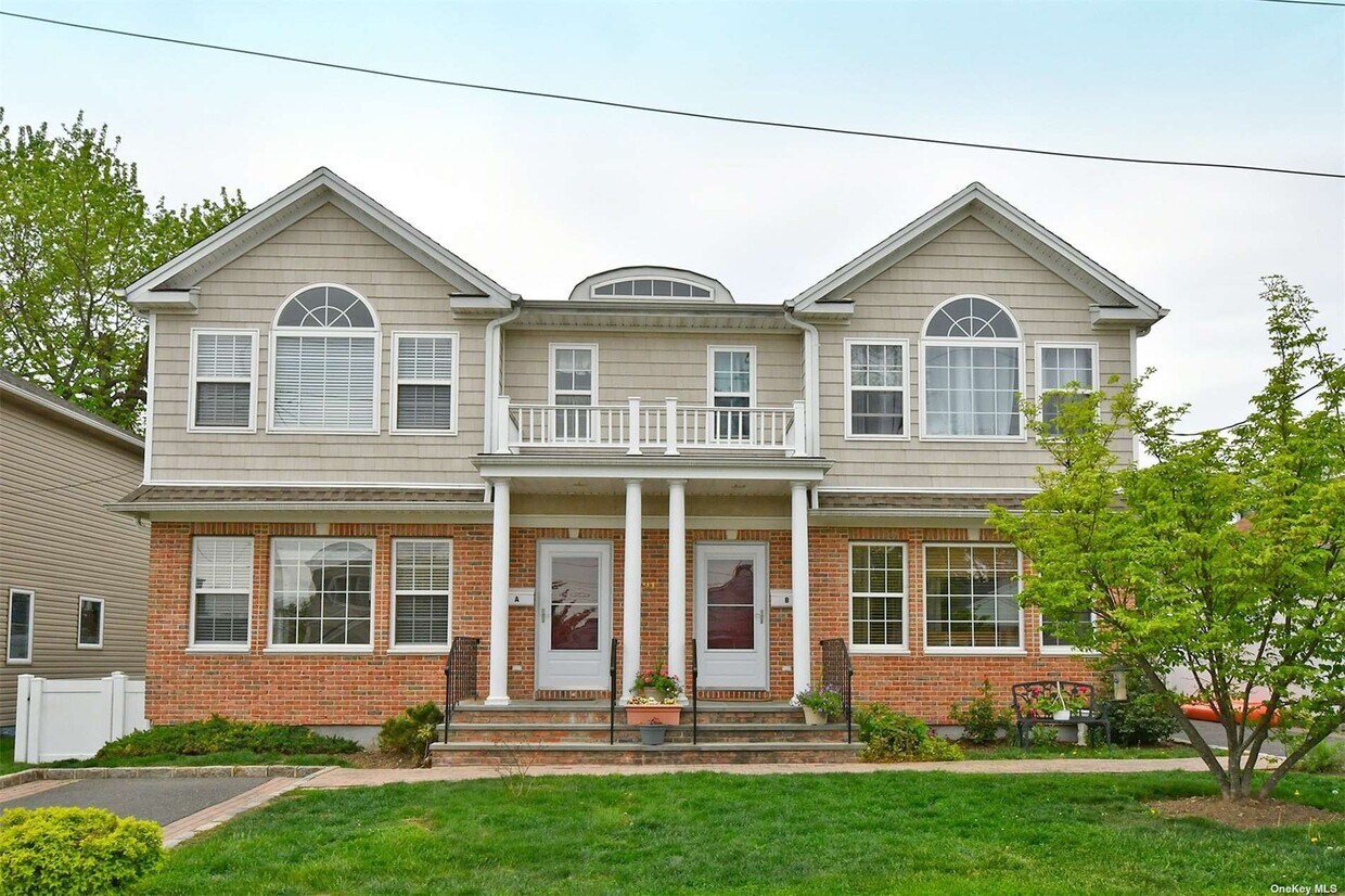 Primary Photo - 21 Marwood Rd S