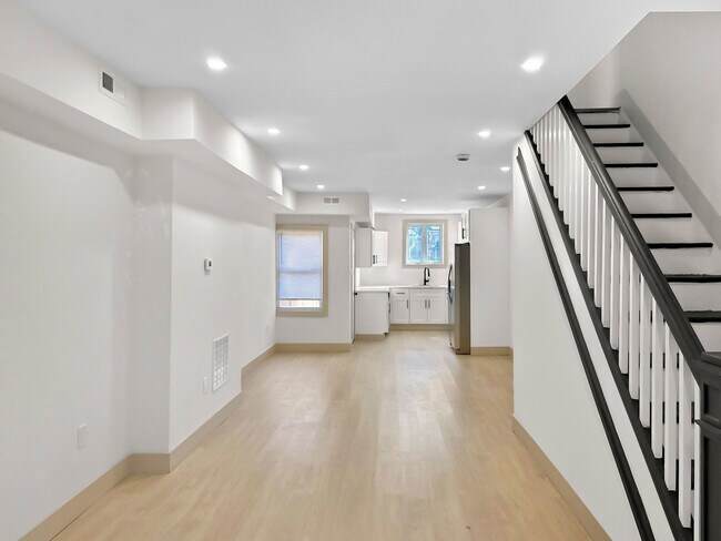 Foto del edificio - 3905 Cranston Ave