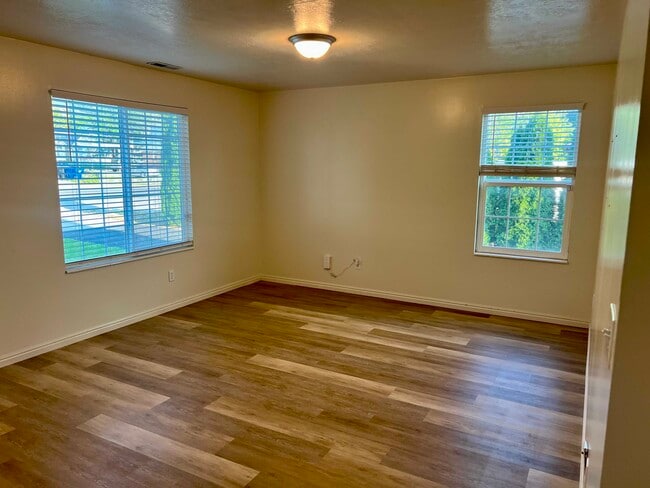Building Photo - 3536 S 1100 E