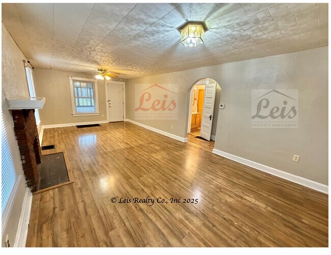 Foto del edificio - 3341 N Main St