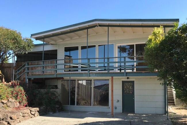 Building Photo - 1710 Bridgeview Dr