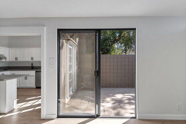 Building Photo - 450 Bolero Way