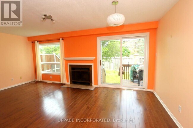 Building Photo - 6075 Pineglade Crescent